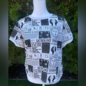 Retro Black/White Astrology Sun and Moon T Shirt(Junior) Size Large